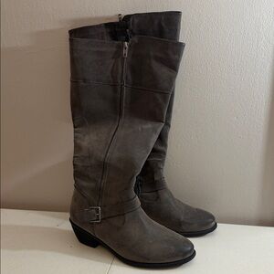 Pre-Loved Torrid Gray Heeled Boots 11W